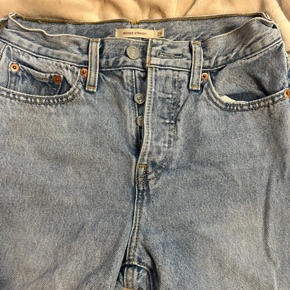 Levi's Women's High Rise Jeans - Light Blue.Wedgie straight